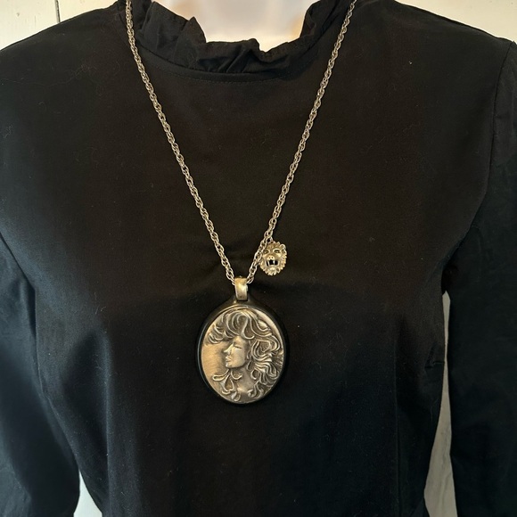Art Nouveau Pendant Necklace Woman Hair Vintage Silver Tone Black Unbrand Silver - Picture 8 of 8